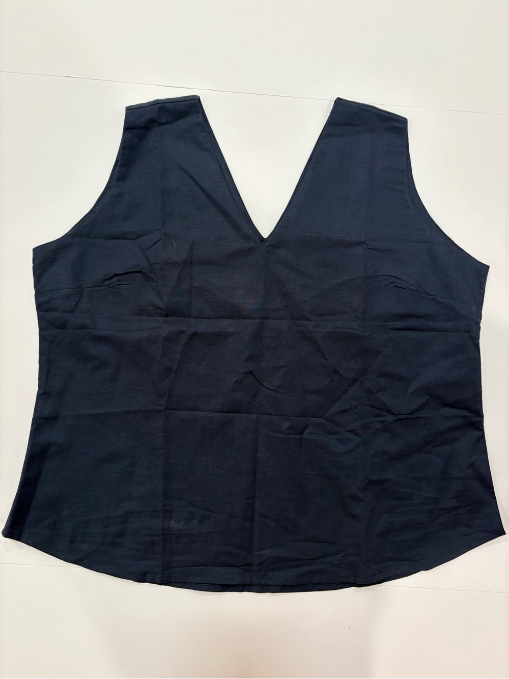 Niccola Classic V-Neck Linen Women's Tank Top in Navy XXL